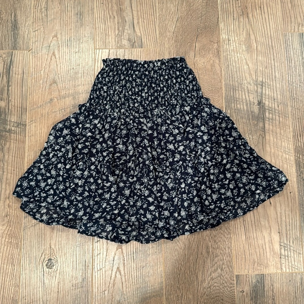 We’re All Pretty Girl’s Woman’s Blue Floral Skirt Size Small
